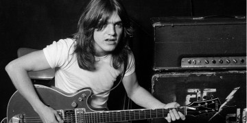 Πέθανε ο κιθαρίστας και συνιδρυτής των AC/DC Μάλκολμ Γιανγκ