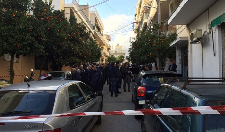 Σοκ στους Αγίους Αναργύρους: Αστυνομικός σκότωσε την οικογένειά του και αυτοκτόνησε