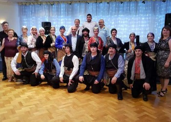 Ο λυράρης Στάθης Αλεξανδρίδης στο χορό της Ομοσπονδίας Ποντιακών Σωματείων Αυστραλίας