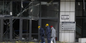 Πού στρέφονται οι έρευνες της Αντιτρομοκρατικής για τη βόμβα στο Εφετείο