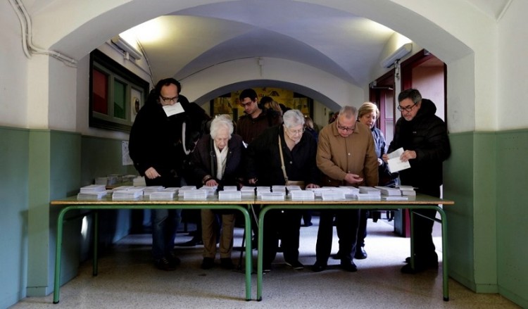 Εκλογές Καταλονίας: Απόλυτη πλειοψηφία στα κόμματα της αυτονομίας δείχνει το exit poll