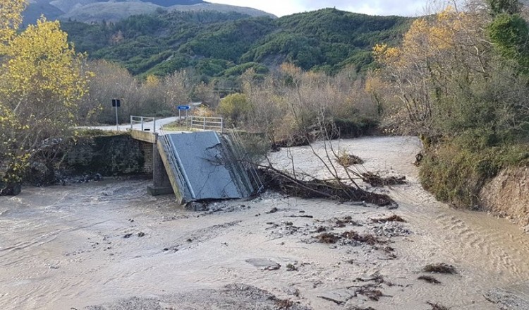 Καταστροφικές πλημμύρες με έναν νεκρό στην Αλβανία