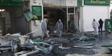 Έκρηξη σε βενζινάδικο στην Ανάβυσσο – «Ήταν βόμβα» λέει ο ιδιοκτήτης