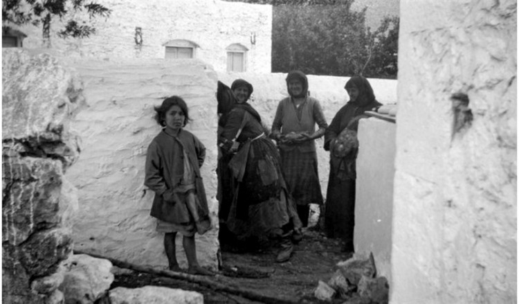 Πρωτοχρονιά με την «μπουλουστρίνα» στα Δωδεκάνησα