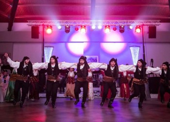 Δεν έπεφτε καρφίτσα στο χορό της Ευξείνου Λέσχης Αχαρνών και Αττικής «Ο Καπετάν Ευκλείδης» (φωτο)