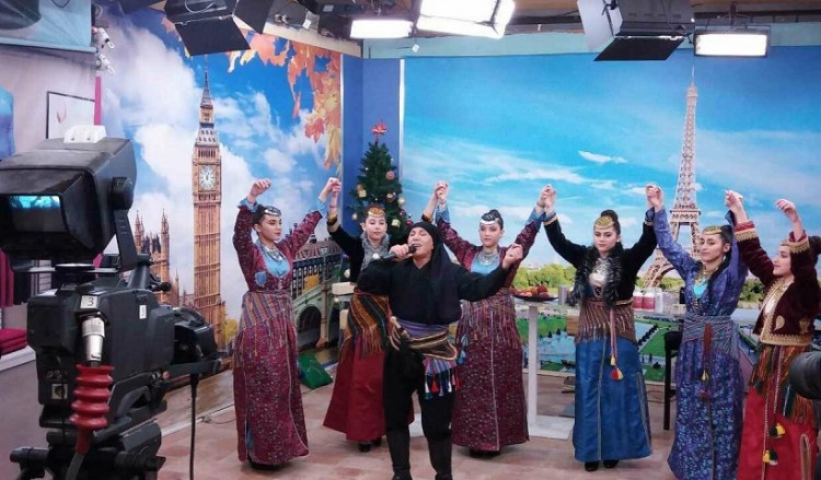 Ποντιακοί χοροί στο κανάλι ΑΡΤ με τον Γιάννη Φλωρινιώτη (φωτο)