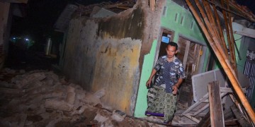 Ινδονησία: Στους 384 οι νεκροί από τον σεισμό και το τσουνάμι