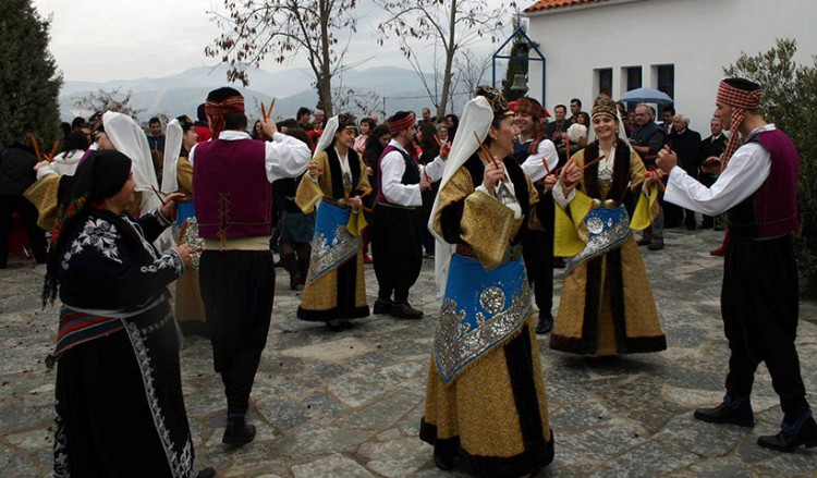 Άρωμα «προσφυγιάς» έχουν Χριστούγεννα και Πρωτοχρονιά σε ανατολική Μακεδονία και Θράκη (φωτο)
