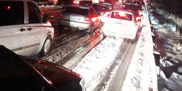 Εισαγγελική παρέμβαση για τον εγκλωβισμό πολιτών στην εθνική οδό Αθηνών-Λαμίας