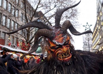 Γέμισε αγιοβασιλιάτικα τέρατα η κεντρική πλατεία του Μονάχου (φωτο, βίντεο)