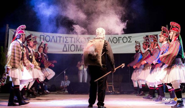 Οι Μωμόγεροι ετοιμάζονται να αναστατώσουν και φέτος την Καλαμαριά