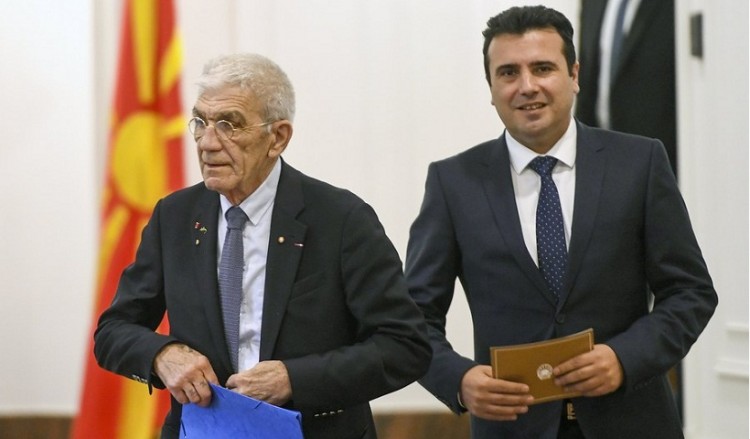 Guardian: Το δείπνο Μπουτάρη-Ζάεφ και η ευκαιρία για νέα αρχή στις σχέσεις Αθήνας-Σκοπίων