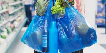 Δωρεάν πλαστικές σακούλες στα σουπερμάρκετ: Τέλος!