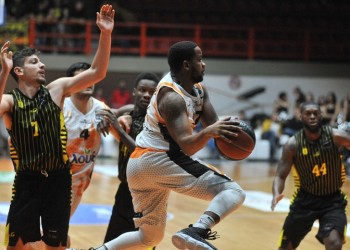 Basket League: Σαρωτικός ο Προμηθέας απέναντι στον Άρη