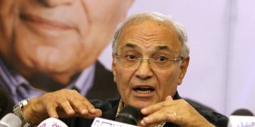 Απελάθηκε ο πρώην πρωθυπουργός της Αιγύπτου