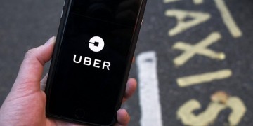Η Uber απέλυσε μέσω βιντεοκλήσης 3.500 υπαλλήλους λόγω της πανδημίας
