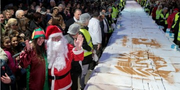 Βασιλόπιτα για ρεκόρ στο Περιστέρι (φωτο, βίντεο)