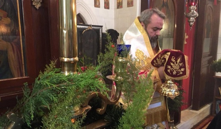 Χριστούγεννα κατάνυξης και στη Σμύρνη (φωτο)