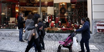 Εορταστικό ωράριο 2017: Ανοιχτά τα μαγαζιά την Κυριακή