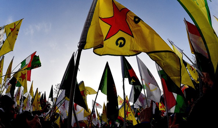 Η τουρκική επίθεση στο Αφρίν συνεχίζεται, με χιλιάδες εκτοπισμένους