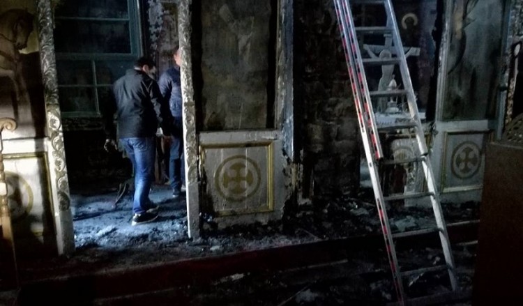 Σοβαρές φθορές από πυρκαγιά στον Ιερό Ναό Αγίας Παρασκευής Πραμάντων