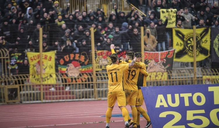 Super League: Τρίτωσε τις νίκες και ο Άρης