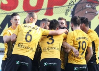 Με νίκες συνέχισαν οι πρωτοπόροι της Football League