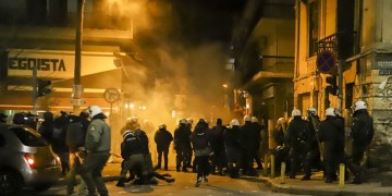 Επεισόδια στη Θεσσαλονίκη σε πορεία αντιεξουσιαστών (βίντεο)