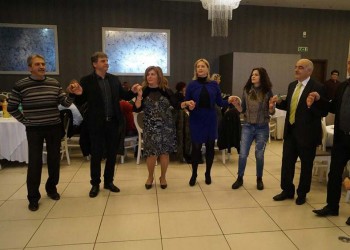 Το νέο αίμα λυράρηδων στην κοπή της πίτας της Ένωσης Ποντίων Ωραιοκάστρου (φωτο)