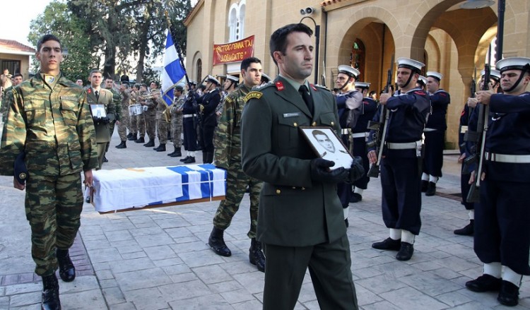 Μετά από 54 χρόνια επέστρεψαν στην Ελλάδα τα λείψανα των πεσόντων της «Φαέθων» (φωτο)