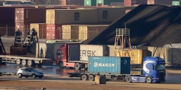 Μεταφέρονται σε στρατιωτικές αποθήκες στις Σέρρες τα εκρηκτικά του «Andromeda»