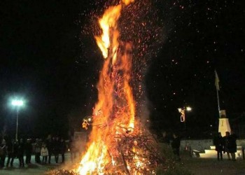 Ο καλικάντζαρος κάηκε με ποντιακό γλέντι και φασολάδα! (βίντεο)