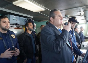 Στεφάνι στα Ίμια έριξε ο Πάνος Καμμένος – Για επεισόδιο γράφουν οι Τούρκοι