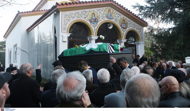 Με συγκίνηση το τελευταίο αντίο στον Τάκη Λουκανίδη