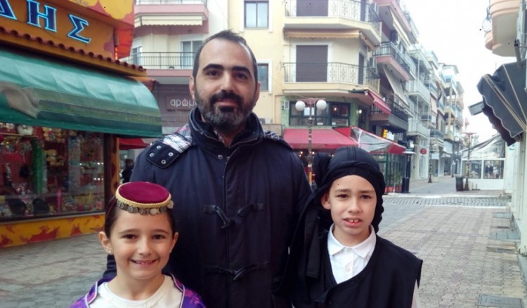 Στην Κομοτηνή όλο και περισσότεροι στρέφονται στους ποντιακούς χορούς!