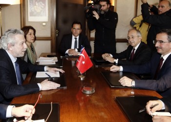 Αντιπροσωπεία Τούρκων στον Κοντονή για την έκδοση των 8 στρατιωτικών