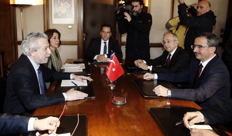 Αντιπροσωπεία Τούρκων στον Κοντονή για την έκδοση των 8 στρατιωτικών