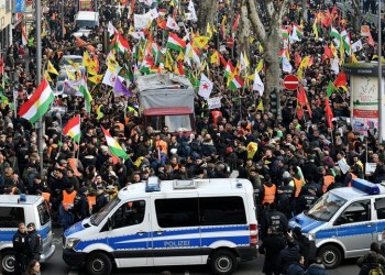 Κολωνία: Μπλόκο αστυνομικών σε διαδήλωση Κούρδων