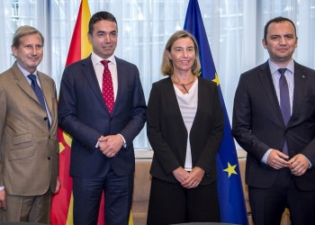 Οι Βρυξέλλες ζητούν από την πΓΔΜ να λύσει τα προβλήματα με τους γείτονές της