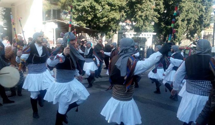 Το λαϊκό ποντιακό έθιμο των Μωμόγερων και στο Ωραιόκαστρο