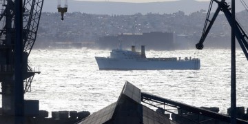 Έδεσε στο λιμάνι της Θεσσαλονίκης το πλοίο «Καπετάν Χρήστος» με τα εκρηκτικά