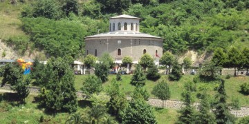 Αντιδράσεις στην Τραπεζούντα για τον Πύργο της Αυτοκράτειρας Ειρήνης (φωτο)