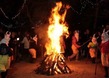 Καβάλα: Αναβίωσαν τα «Σάγια» στη Νέα Καρβάλη