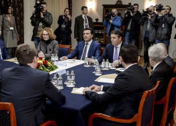 ΠΓΔΜ: Αισιοδοξία Ζάεφ για λύση μετά το συμβούλιο πολιτικών αρχηγών