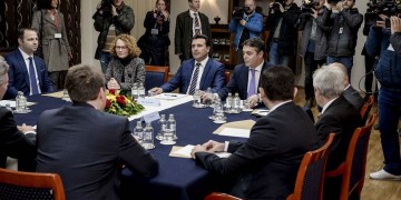 ΠΓΔΜ: Αισιοδοξία Ζάεφ για λύση μετά το συμβούλιο πολιτικών αρχηγών