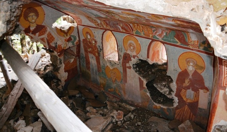 Όλα όσα αντίκρισαν οι Τούρκοι στο παρεκκλήσι που βρέθηκε στην Παναγία Σουμελά (φωτογραφίες)