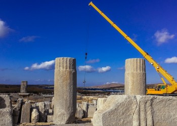 Με αυθεντικά «υλικά» η αναστήλωση της Στοάς του Φιλίππου Ε’ στη Δήλο