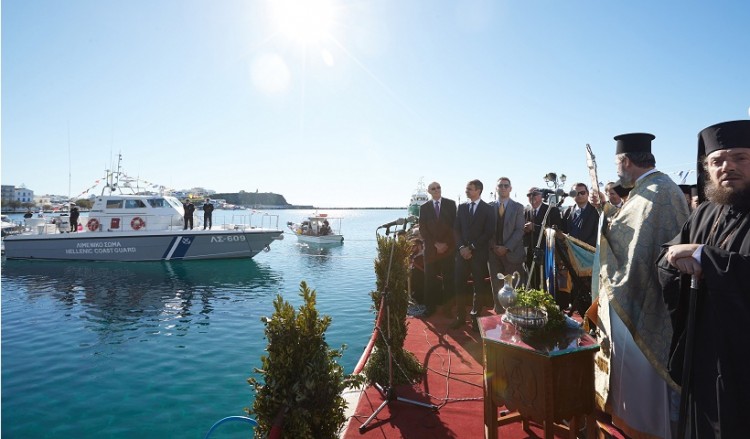 Μητσοτάκης από την Τήνο: Θάρρος και πίστη, χρήσιμες αρετές για το 2018