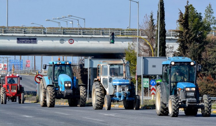Συνάντηση με Δραγασάκη και με συναρμόδια υπουργεία ζητούν οι αγρότες