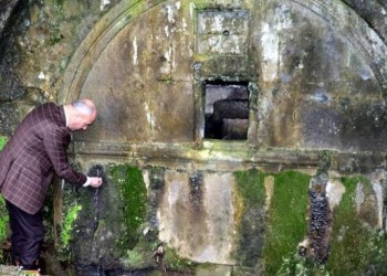 Βρύση με αγίασμα ανακάλυψαν οι Τούρκοι στη Σαμψούντα (βίντεο)